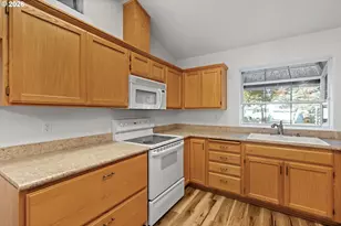 1785 Brookhurst Way, Grants Pass, OR 97527 - Photo 17