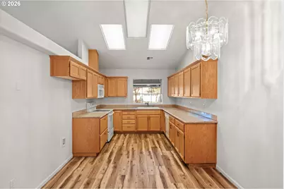 1785 Brookhurst Way, Grants Pass, OR 97527 - Photo 15