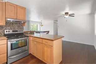 583 Lochmoor Pl, Eugene, OR 97405 - Photo 15