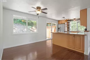 583 Lochmoor Pl, Eugene, OR 97405 - Photo 11