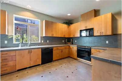 7902 NE Miriam Way, Hillsboro, OR 97006 - Photo 29