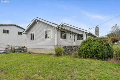 308 1st St, Garibaldi, OR 97118 - Photo 31