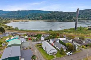 308 1st St, Garibaldi, OR 97118 - Photo 3