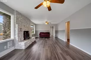 308 1st St, Garibaldi, OR 97118 - Photo 5