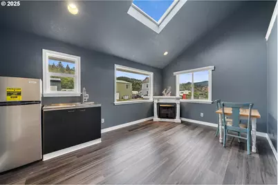 308 1st St, Garibaldi, OR 97118 - Photo 19