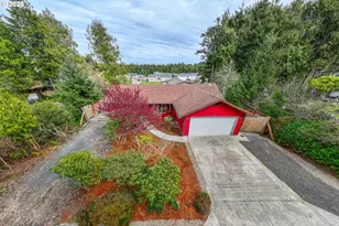 1245 SW Fairway Dr, Waldport, OR 97394 - Photo 23