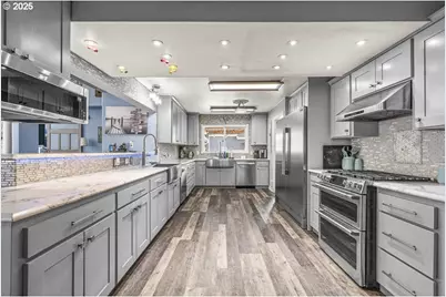 211 Sunset Ave, Keizer, OR 97303 - Photo 3