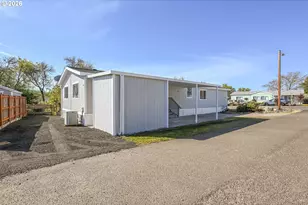 221 River Pl Dr, Roseburg, OR 97470 - Photo 25