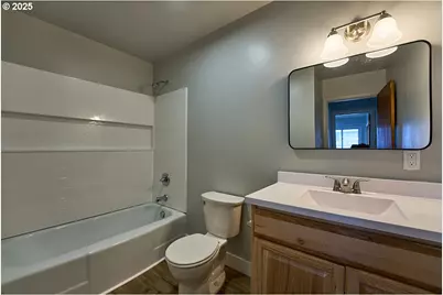304 E Park St, Enterprise, OR 97828 - Photo 9