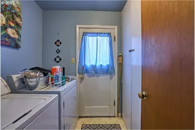 304 E Park St, Enterprise, OR 97828 - Photo 17