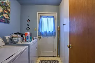 304 E Park St, Enterprise, OR 97828 - Photo 17