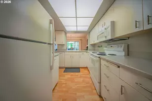 6605 W Burnside St, Portland, OR 97210 - Photo 15
