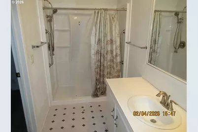 751 SE Meadowood Dr, Winston, OR 97496 - Photo 15