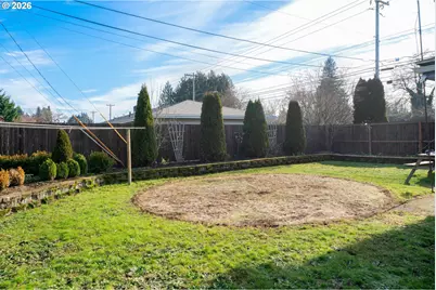 389 Maxwell Rd, Eugene, OR 97404 - Photo 39
