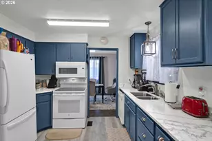 389 Maxwell Rd, Eugene, OR 97404 - Photo 17