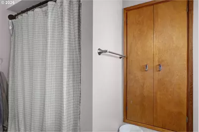 389 Maxwell Rd, Eugene, OR 97404 - Photo 35