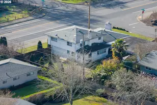 389 Maxwell Rd, Eugene, OR 97404 - Photo 45