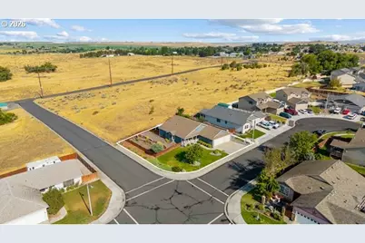 2307 NW Eucalyptus Dr, Hermiston, OR 97838 - Photo 43