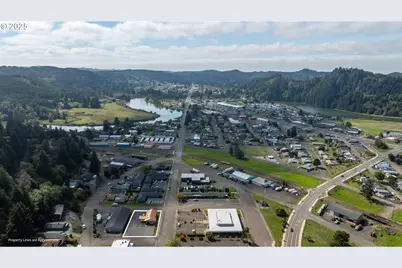 624 Winchester Ave, Winchester Bay, OR 97467 - Photo 17