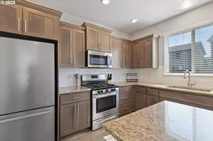 2598 NW Meadows Dr, McMinnville, OR 97128 - Photo 7