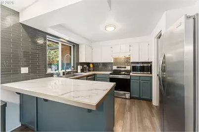 6213 SW 33rd Pl, Portland, OR 97239 - Photo 9
