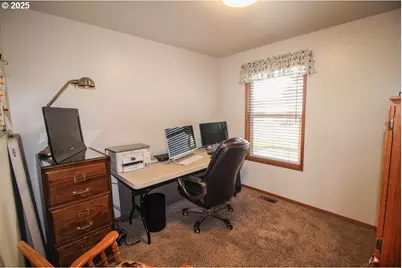 32910 SW Bridges Rd, Hillsboro, OR 97123 - Photo 13