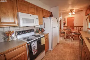 32910 SW Bridges Rd, Hillsboro, OR 97123 - Photo 7