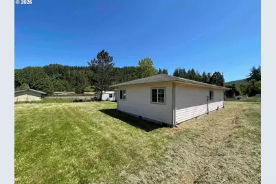 151 E Date St, Powers, OR 97466 - Photo 5