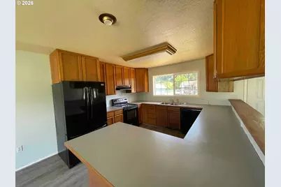 151 E Date St, Powers, OR 97466 - Photo 15