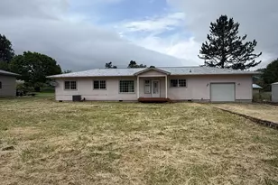 151 E Date St, Powers, OR 97466 - Photo 3