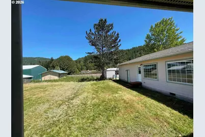 151 E Date St, Powers, OR 97466 - Photo 9