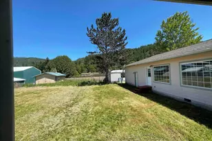 151 E Date St, Powers, OR 97466 - Photo 9