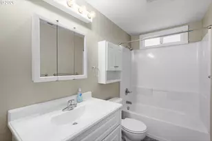 326 NE 34th Pl, Hillsboro, OR 97124 - Photo 15
