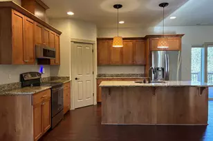 286 Winchester Creek Ave, Winchester, OR 97495 - Photo 3