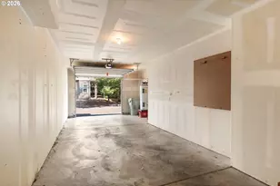 10336 SW Hollyridge Ln, Beaverton, OR 97005 - Photo 21