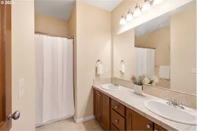 10336 SW Hollyridge Ln, Beaverton, OR 97005 - Photo 17