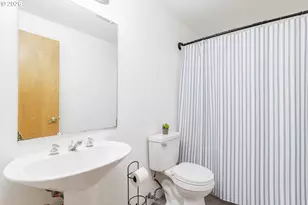 7920 SW Fanno Creek Dr, Tigard, OR 97224 - Photo 13