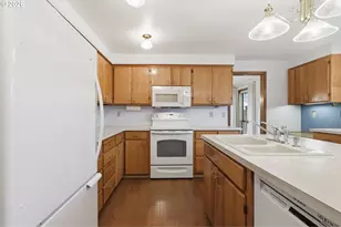 1735 NE 57th Ave, Hillsboro, OR 97124 - Photo 13