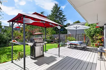 17824 SW Granada Dr, Beaverton, OR 97007 - Photo 23