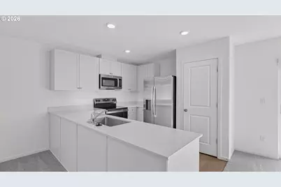 658 Minnesota St, Lebanon, OR 97355 - Photo 3