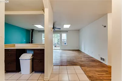 1010 Elkay Dr, Eugene, OR 97404 - Photo 5