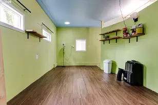 1010 Elkay Dr, Eugene, OR 97404 - Photo 39