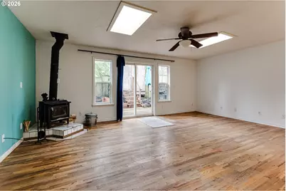 1010 Elkay Dr, Eugene, OR 97404 - Photo 11