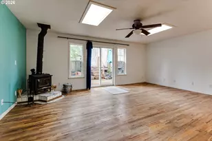 1010 Elkay Dr, Eugene, OR 97404 - Photo 11