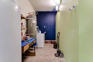 1010 Elkay Dr, Eugene, OR 97404 - Photo 37