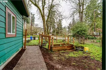 1010 Elkay Dr, Eugene, OR 97404 - Photo 35