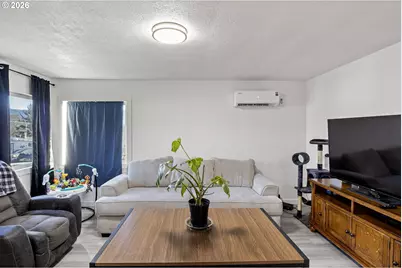 380 NW Cary St, Winston, OR 97496 - Photo 7