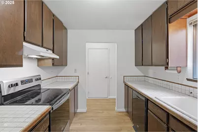 17570 NW Shorewood Dr, Beaverton, OR 97006 - Photo 5