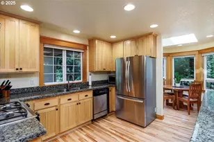 9690 SW Spring Crest Dr, Portland, OR 97225 - Photo 13