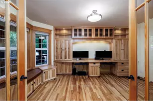 9690 SW Spring Crest Dr, Portland, OR 97225 - Photo 17